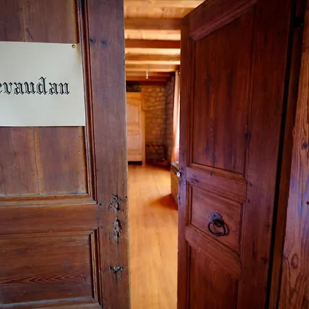 Le Petit Chateau Du Villard Bed & Breakfast Le Malzieu-Forain