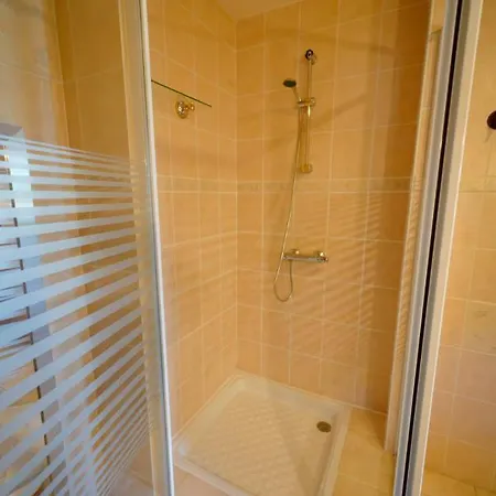 Le Petit Chateau Du Villard Bed & Breakfast