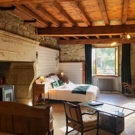 Bed & Breakfast Le Petit Chateau Du Villard 3*